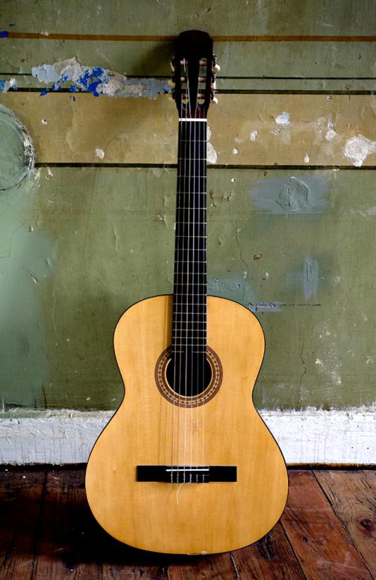 guitar for concert in commons.png